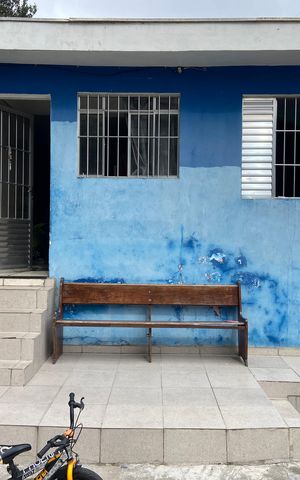 Casa à venda com 35m², 1 quarto e 4 vagas Casa à venda com 35m², 1 quarto e 4 vagasQuintal