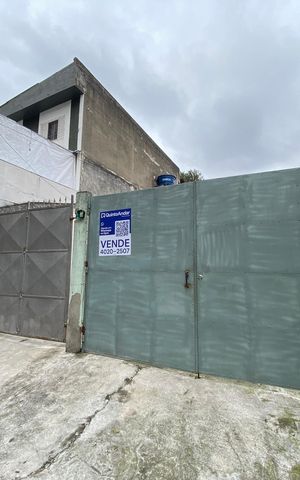 Casa à venda com 35m², 1 quarto e 4 vagas Casa à venda com 35m², 1 quarto e 4 vagasFachada