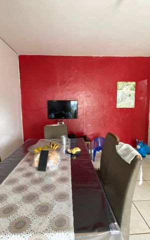 Casa à venda com 35m², 1 quarto e 4 vagas Casa à venda com 35m², 1 quarto e 4 vagasSala/Cozinha