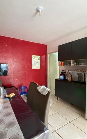 Casa à venda com 35m², 1 quarto e 4 vagas Casa à venda com 35m², 1 quarto e 4 vagasSala/Cozinha