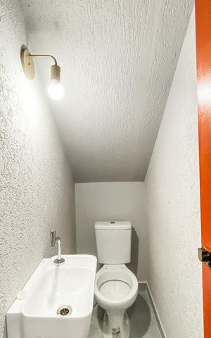 Casa à venda com 80m², 2 quartos e 1 vaga Casa à venda com 80m², 2 quartos e 1 vagaLavabo