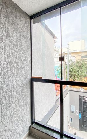 Casa à venda com 80m², 2 quartos e 1 vaga Casa à venda com 80m², 2 quartos e 1 vagaVaranda