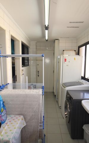 Apartamento para alugar com 254m², 3 quartos e 4 vagasÁrea de Serviço