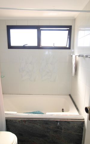 Apartamento para alugar com 254m², 3 quartos e 4 vagasQuarto 2 - Banheiro