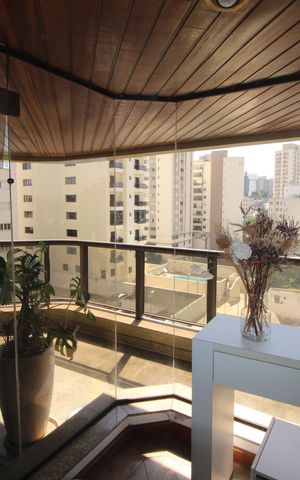 Apartamento para alugar com 254m², 3 quartos e 4 vagasVaranda