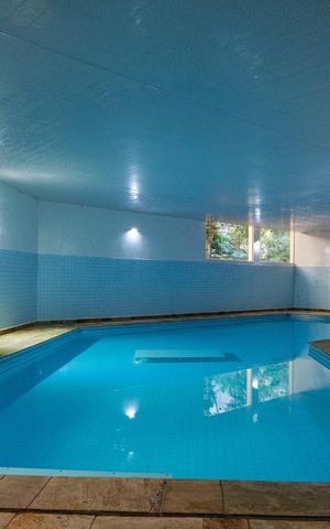 Apartamento à venda com 590m², 3 quartos e 5 vagas Apartamento à venda com 590m², 3 quartos e 5 vagasPiscina