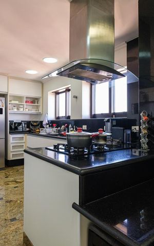 Apartamento à venda com 590m², 3 quartos e 5 vagas Apartamento à venda com 590m², 3 quartos e 5 vagasCozinha