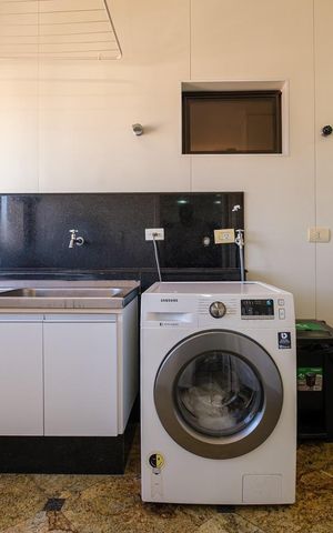 Apartamento à venda com 590m², 3 quartos e 5 vagas Apartamento à venda com 590m², 3 quartos e 5 vagasÁrea de Serviço