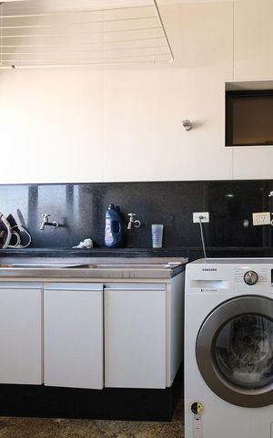 Apartamento à venda com 590m², 3 quartos e 5 vagas Apartamento à venda com 590m², 3 quartos e 5 vagasÁrea de Serviço
