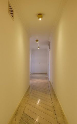 Apartamento à venda com 590m², 3 quartos e 5 vagas Apartamento à venda com 590m², 3 quartos e 5 vagasCorredor