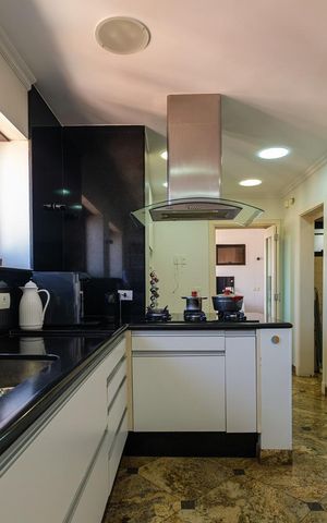 Apartamento à venda com 590m², 3 quartos e 5 vagas Apartamento à venda com 590m², 3 quartos e 5 vagasCozinha