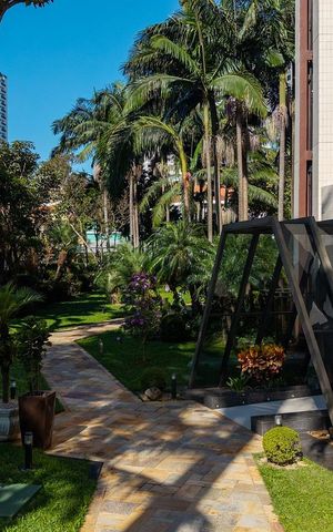 Apartamento à venda com 590m², 3 quartos e 5 vagas Apartamento à venda com 590m², 3 quartos e 5 vagasÁrea Externa