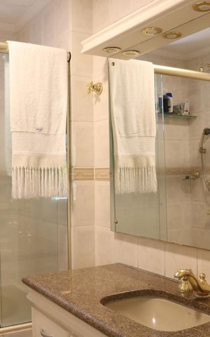 Apartamento à venda com 156m², 3 quartos e 2 vagasBanheiro 3
