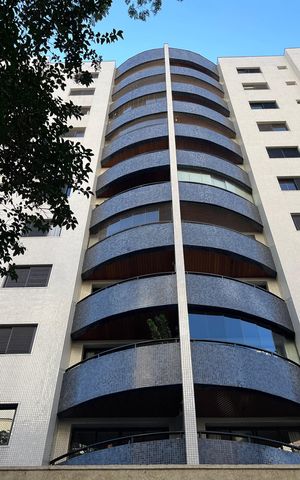 Apartamento à venda com 156m², 3 quartos e 2 vagas Apartamento à venda com 156m², 3 quartos e 2 vagasFachada do Prédio