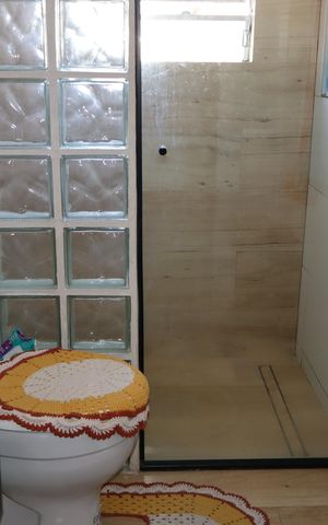 Casa para alugar com 200m², 4 quartos e 2 vagasBanheiro 1