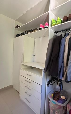 Casa de condomínio para alugar com 200m², 4 quartos e 3 vagasCloset 