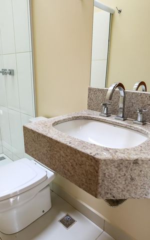 Apartamento para alugar com 105m², 3 quartos e 2 vagas Apartamento para alugar com 105m², 3 quartos e 2 vagasBanheiro da Suíte 2