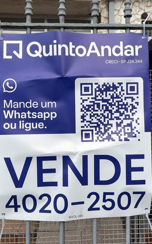 Casa à venda com 250m², 3 quartos e 2 vagas Casa à venda com 250m², 3 quartos e 2 vagasPlaca