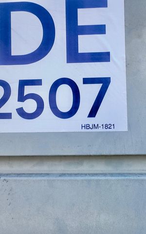 Casa à venda com 125m², 2 quartos e 1 vaga Casa à venda com 125m², 2 quartos e 1 vagaCódigo da placa HBJM-1821