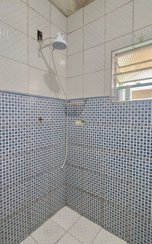 Casa à venda com 125m², 2 quartos e 1 vaga Casa à venda com 125m², 2 quartos e 1 vagaBanheiro