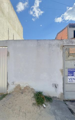 Casa à venda com 125m², 2 quartos e 1 vaga Casa à venda com 125m², 2 quartos e 1 vagaPlaca instalada na fachada do imóvel