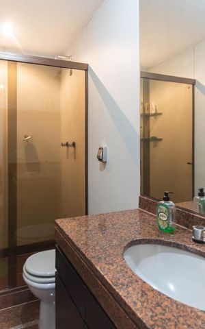 Apartamento para alugar com 156m², 4 quartos e 2 vagasBanheiro  Suíte Canadense
