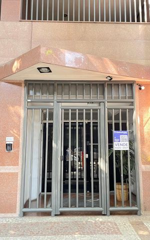 Apartamento para alugar com 156m², 4 quartos e 2 vagas Apartamento para alugar com 156m², 4 quartos e 2 vagasPlaquinha