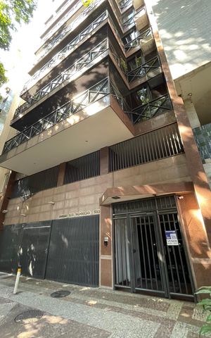 Apartamento para alugar com 156m², 4 quartos e 2 vagas Apartamento para alugar com 156m², 4 quartos e 2 vagasPlaquinha