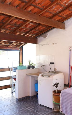 Casa à venda com 240m², 2 quartos e 2 vagasÁrea de Serviço