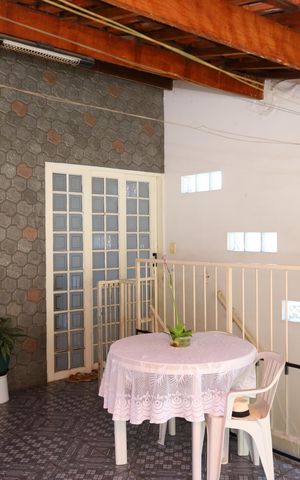 Casa à venda com 240m², 2 quartos e 2 vagasÁrea de Serviço