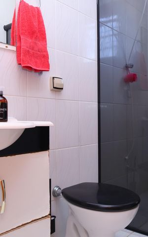 Casa à venda com 240m², 2 quartos e 2 vagasBanheiro