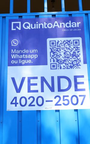 Casa à venda com 240m², 2 quartos e 2 vagasPlaca GRANDE instalada no portão do imóvel, dia 28/07/2026 - Código da placa: XDLJ-117