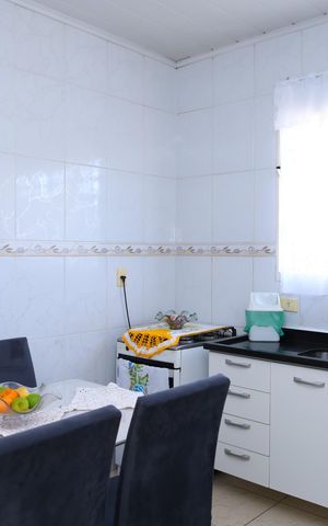 Casa à venda com 240m², 2 quartos e 2 vagasCozinha