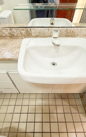 Apartamento para alugar com 60m², 2 quartos e 1 vaga Apartamento para alugar com 60m², 2 quartos e 1 vagaBanheiro