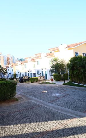 Casa de condomínio à venda com 112m², 2 quartos e 1 vagaÁrea comum - Área livre