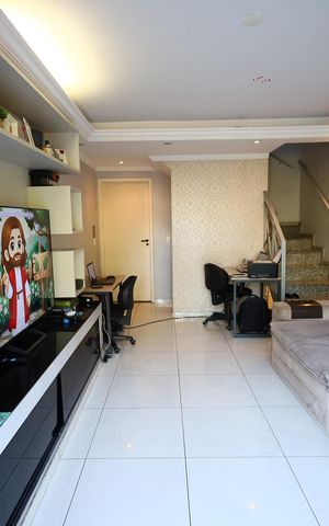 Casa de condomínio à venda com 112m², 2 quartos e 1 vagaSala