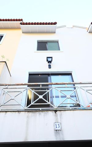 Casa de condomínio à venda com 112m², 2 quartos e 1 vagaFachada