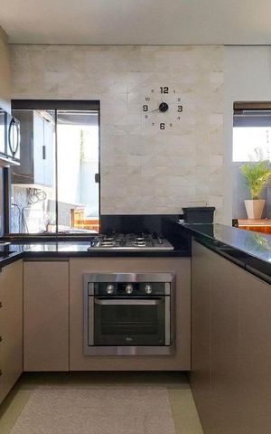 Casa à venda com 133m², 3 quartos e 2 vagas Casa à venda com 133m², 3 quartos e 2 vagasCozinha