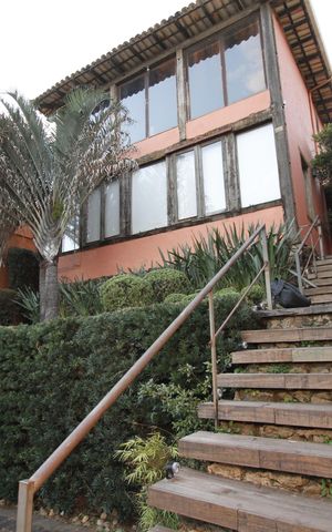 Casa à venda com 245m², 3 quartos e 3 vagasEntrada