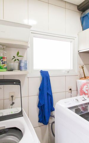 Casa de condomínio para alugar com 225m², 3 quartos e 3 vagas Casa de condomínio para alugar com 225m², 3 quartos e 3 vagasCozinha e Área de Serviço