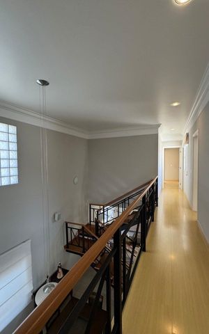 Casa de condomínio à venda com 514m², 4 quartos e 5 vagas Casa de condomínio à venda com 514m², 4 quartos e 5 vagasCorredor