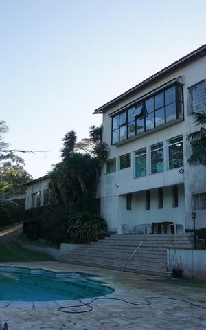 Casa de condomínio para alugar com 3000m², 6 quartos e 8 vagasFachada
