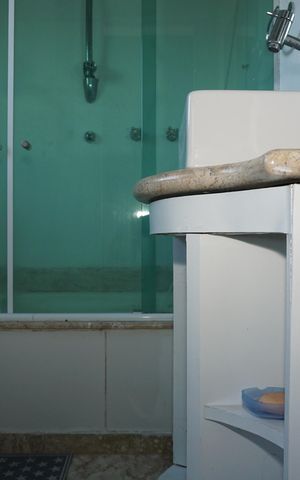 Casa de condomínio para alugar com 3000m², 6 quartos e 8 vagasBanheiro da Suíte 4