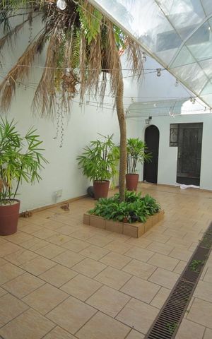 Casa para alugar com 320m², 3 quartos e 4 vagasQuintal 
