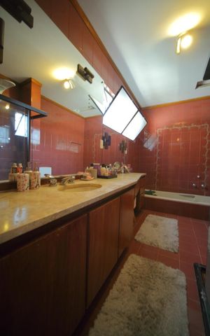 Casa para alugar com 320m², 3 quartos e 4 vagasBanheiro da Suíte 