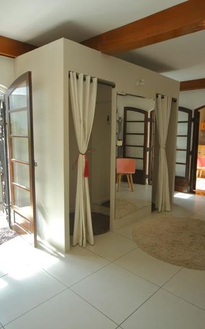 Casa para alugar com 320m², 3 quartos e 4 vagasSala Lareira/convivência 
