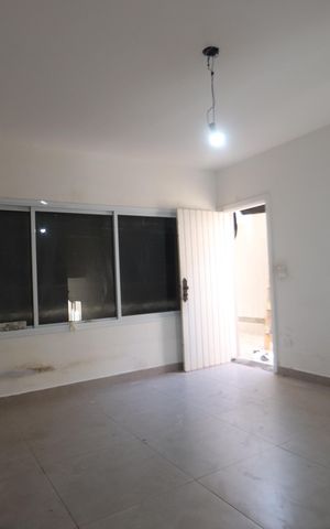 Casa para alugar com 120m², 2 quartos e 2 vagasSala