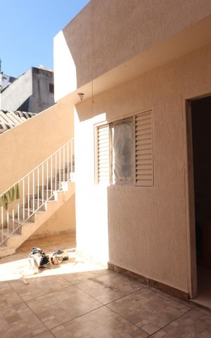 Casa para alugar com 120m², 2 quartos e 2 vagasQuintal