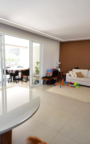 Casa de condomínio à venda com 205m², 3 quartos e 4 vagasSala