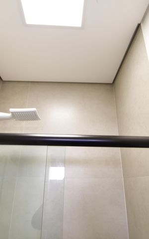 Casa de condomínio à venda com 205m², 3 quartos e 4 vagasBanheiro de serviço